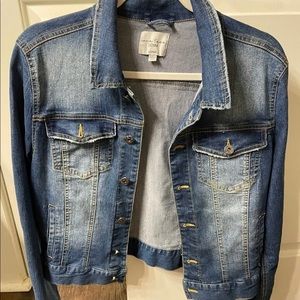 Large Women’s Lane Tree Denim Jacket! Excellent condition!